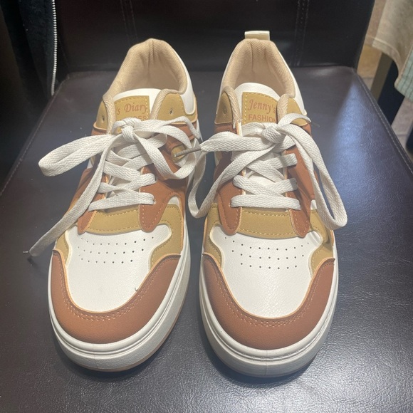 SHEIN Shoes - Sneakers